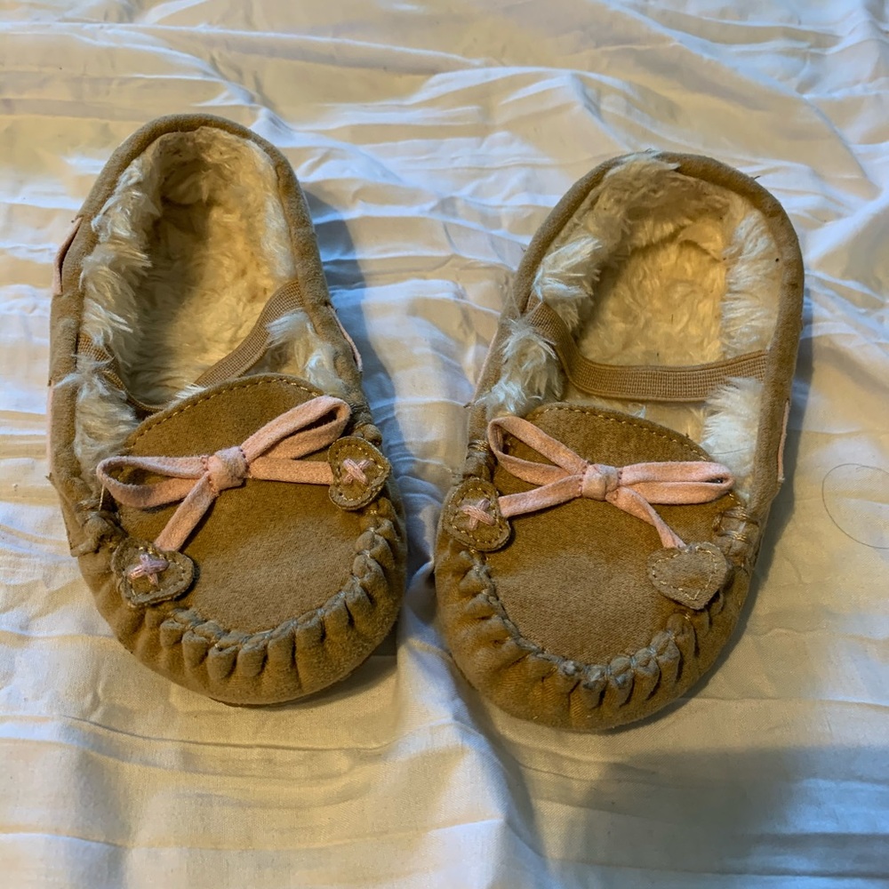 Girl’s slippers